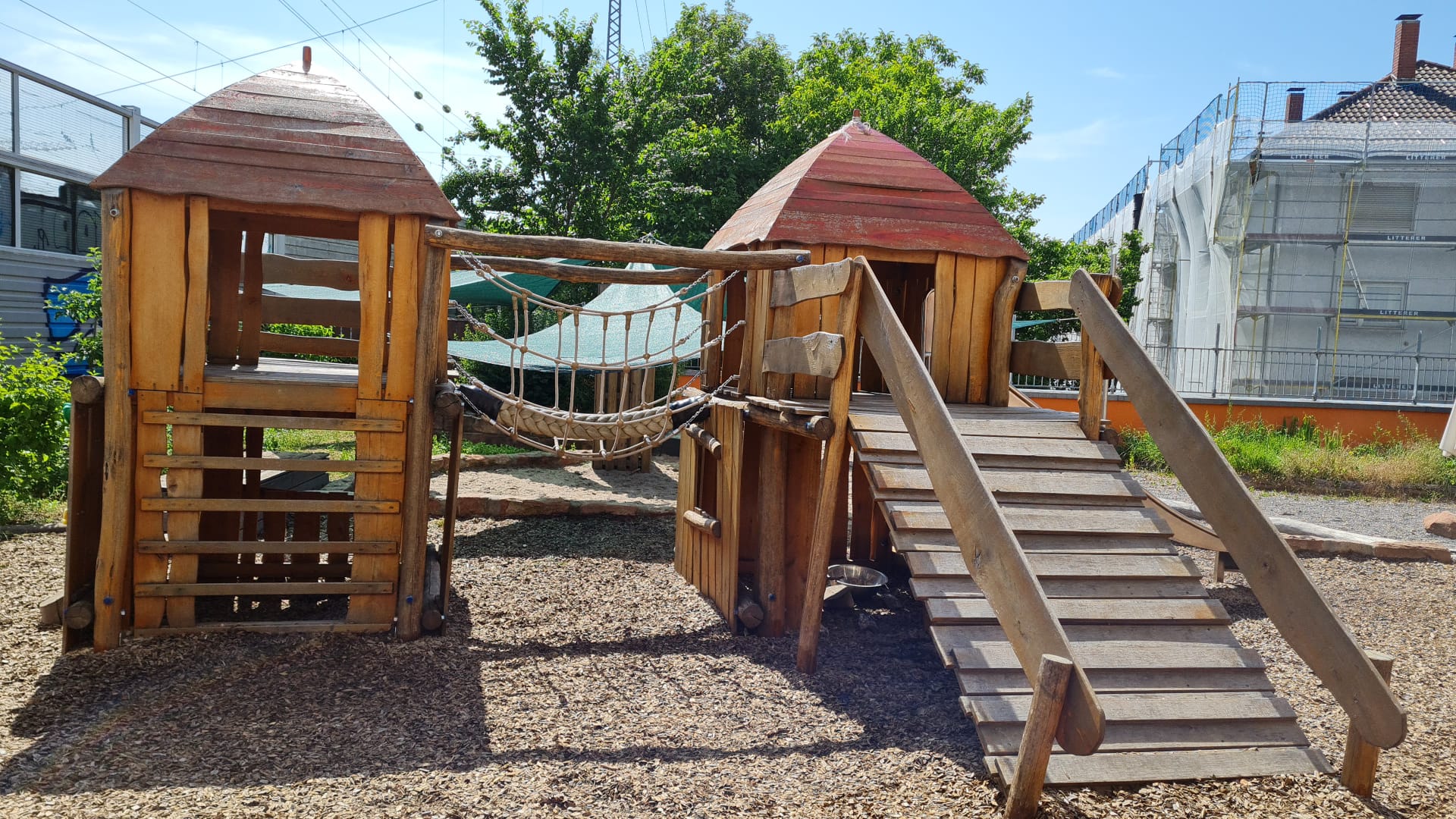 Playground "The Two Towers" - Image 2